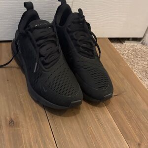 Nike Black Air270